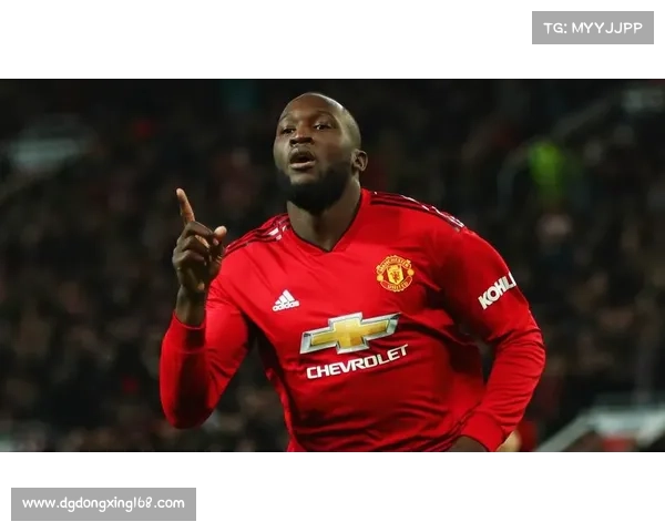 卢卡库加盟曼联引爆转会市场震动足球界的震撼之举